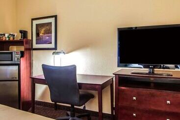 هتل Quality Inn & Suites