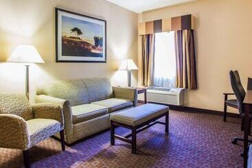 هتل Quality Inn & Suites