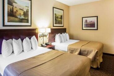 هتل Quality Inn & Suites
