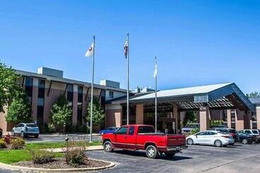 هتل Quality Inn & Suites