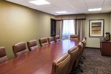 هتل Quality Inn & Suites