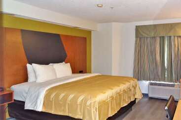 هتل Quality Inn & Suites Raleigh North