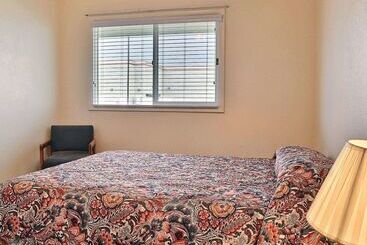 هتل Rodeway Inn Cody