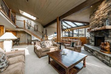 هتل Silver King By All Seasons Resort Lodging