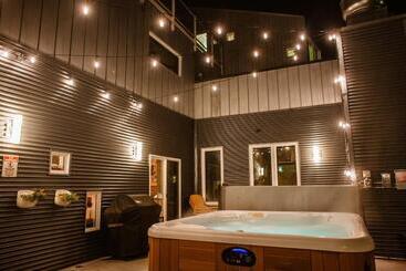 هتل Silverbow Inn & Suites