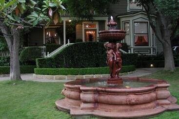 هتل Simpson House Inn