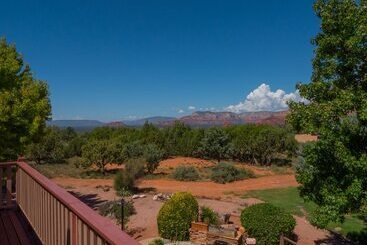 هتل Sky Ranch Lodge