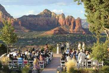 هتل Sky Ranch Lodge