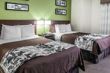 בית מלון כפרי Sleep Inn Airport