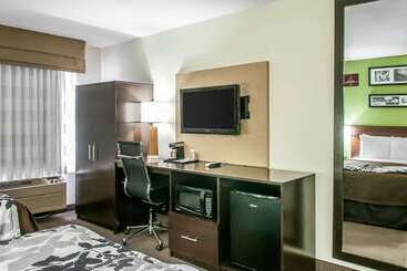 בית מלון כפרי Sleep Inn Airport