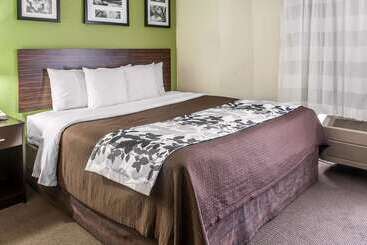 בית מלון כפרי Sleep Inn Airport