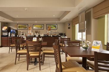 בית מלון כפרי Sleep Inn Airport