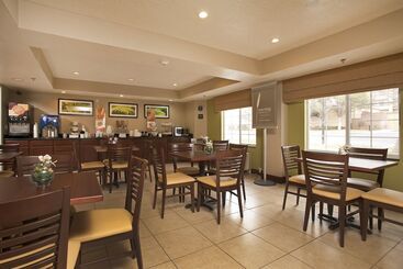 בית מלון כפרי Sleep Inn Airport