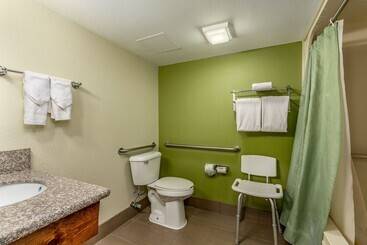 בית מלון כפרי Sleep Inn Airport