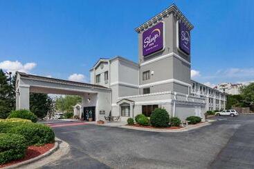 هتل Sleep Inn Hanes Mall