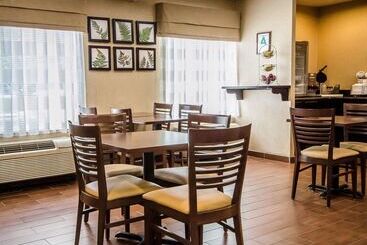 هتل Sleep Inn Louisville Airport & Expo