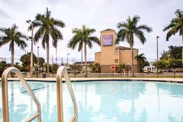 هتل Sleep Inn Miami Airport