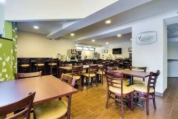 هتل Sleep Inn Midway Airport