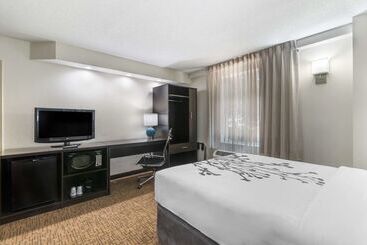هتل Sleep Inn Mt. Pleasant  Charleston