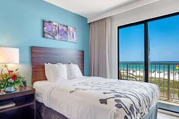 هتل Sleep Inn On The Beach