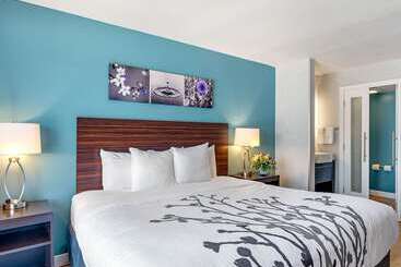 هتل Sleep Inn On The Beach