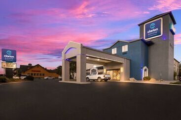 هتل Clarion Pointe Sevierville Pigeon Forge