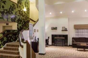 هتل Sleep Inn & Suites Buffalo Airport