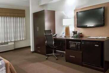 هتل Sleep Inn & Suites Buffalo Airport