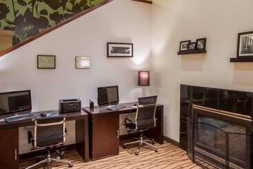 هتل Sleep Inn & Suites Buffalo Airport