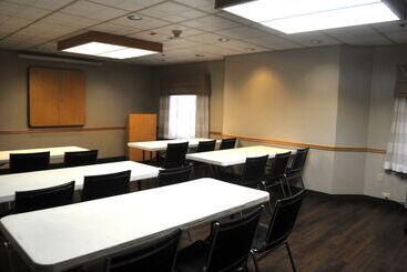 هتل Sleep Inn & Suites Buffalo Airport