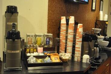 هتل Sleep Inn & Suites Buffalo Airport