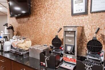 هتل Sleep Inn & Suites Buffalo Airport
