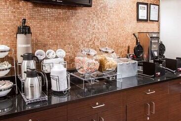 هتل Sleep Inn & Suites Buffalo Airport