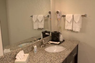 هتل Sleep Inn & Suites Buffalo Airport