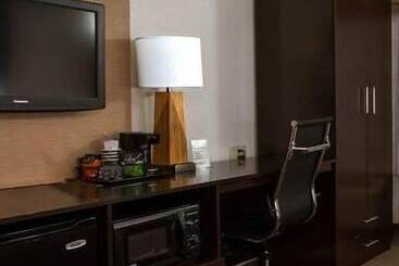 هتل Sleep Inn & Suites Buffalo Airport