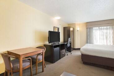 هتل Sleep Inn & Suites