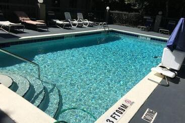 Bob Hotels Tallahassee   Boutique On Budget