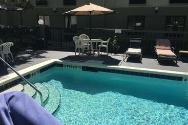 Bob Hotels Tallahassee   Boutique On Budget