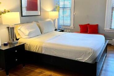 Hotel Somerset House Inn