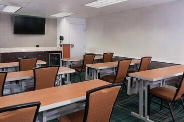 هتل Springhill Suites Fort Lauderdale Airport