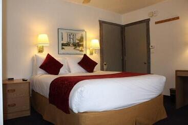 هتل St Moritz Lodge And Condominiums