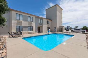 هتل Super 8 By Wyndham Midland