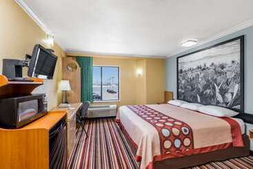 هتل Super 8 By Wyndham Midland