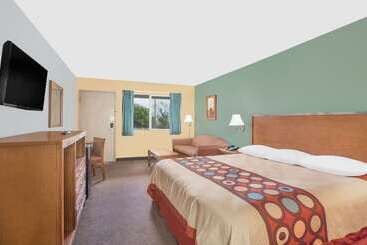 هتل Super 8 By Wyndham St. George Ut