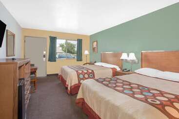 هتل Super 8 By Wyndham St. George Ut