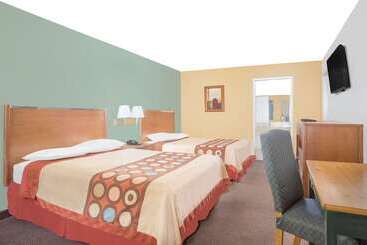 هتل Super 8 By Wyndham St. George Ut