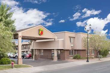 هتل Super 8 By Wyndham St. George Ut