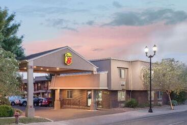 هتل Super 8 By Wyndham St. George Ut