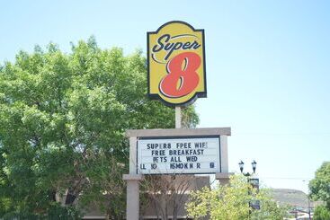 هتل Super 8 By Wyndham St. George Ut