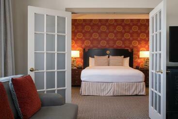 هتل The Stephen F Austin Royal Sonesta
